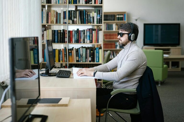 How to Protect Your Eyes During Screen Time: Practical Tips